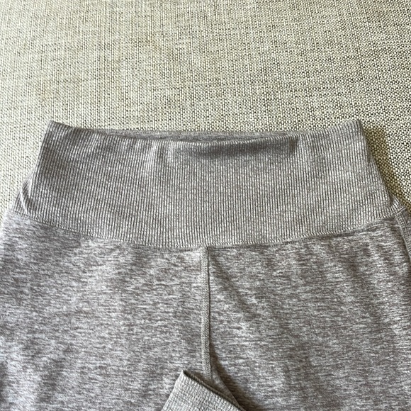 Alo leggings - Picture 2 of 5